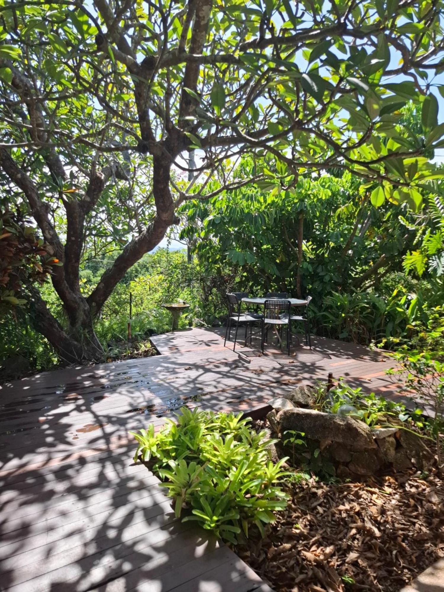 J & Ella'S Holiday House - 1 Bedroom, 1 Bathroom Home Cooktown Exterior photo